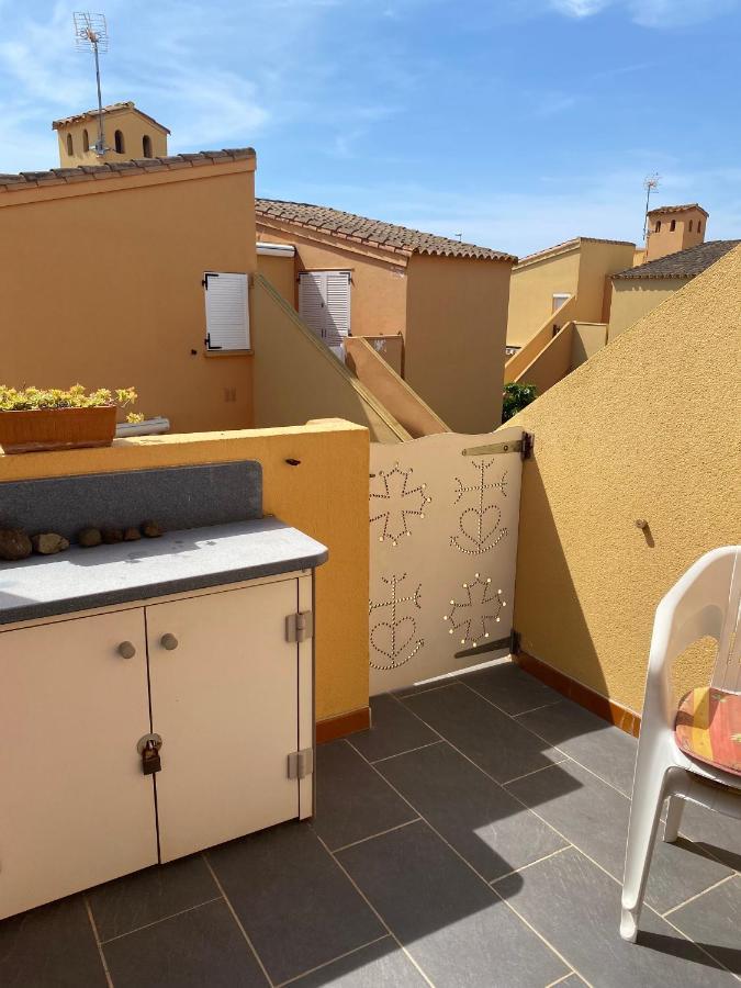 Joli Appartement Mezzanine Avec Parking La Roquille Agde Buitenkant foto