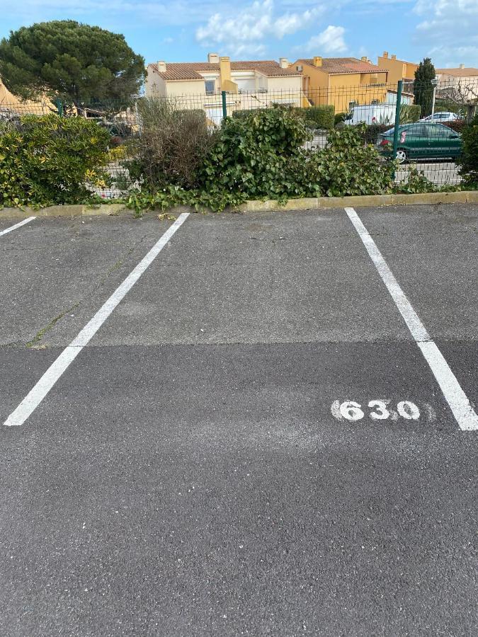 Joli Appartement Mezzanine Avec Parking La Roquille Agde Buitenkant foto